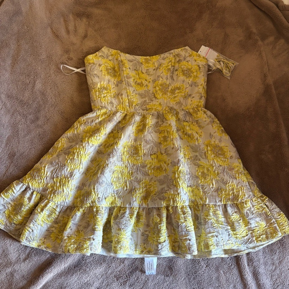 Dessy Collection Goldylwjq Cateye Mini Dress Yellow Floral Brocade 3173GYF 4-R - Picture 12 of 12